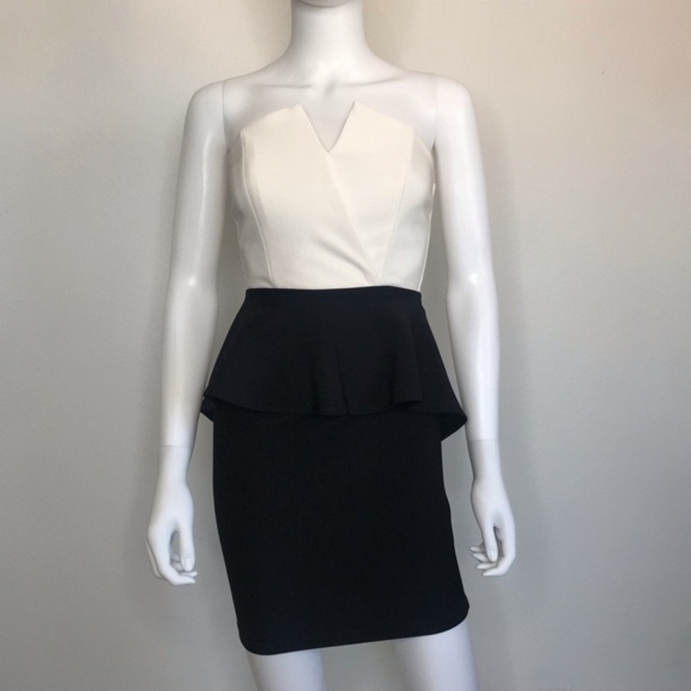 New GUESS Peplum Strapless Dress SZ M